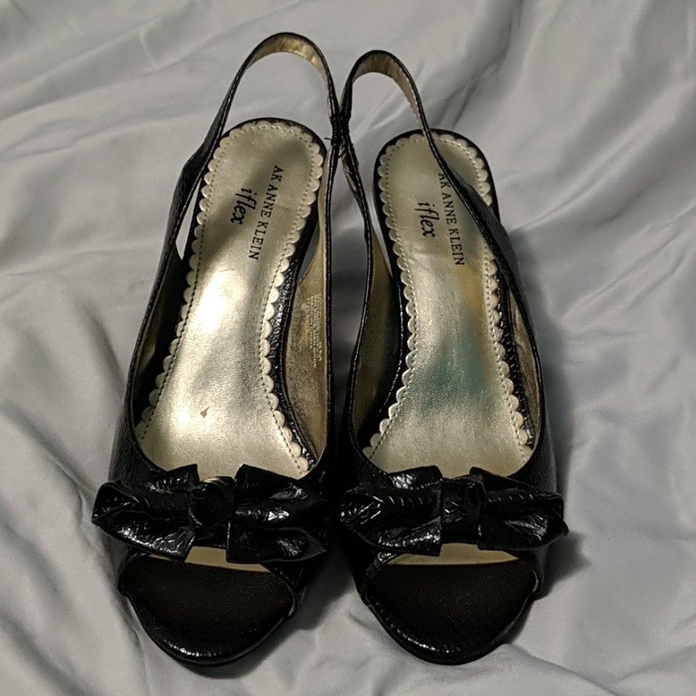 Peep toe sling back heel